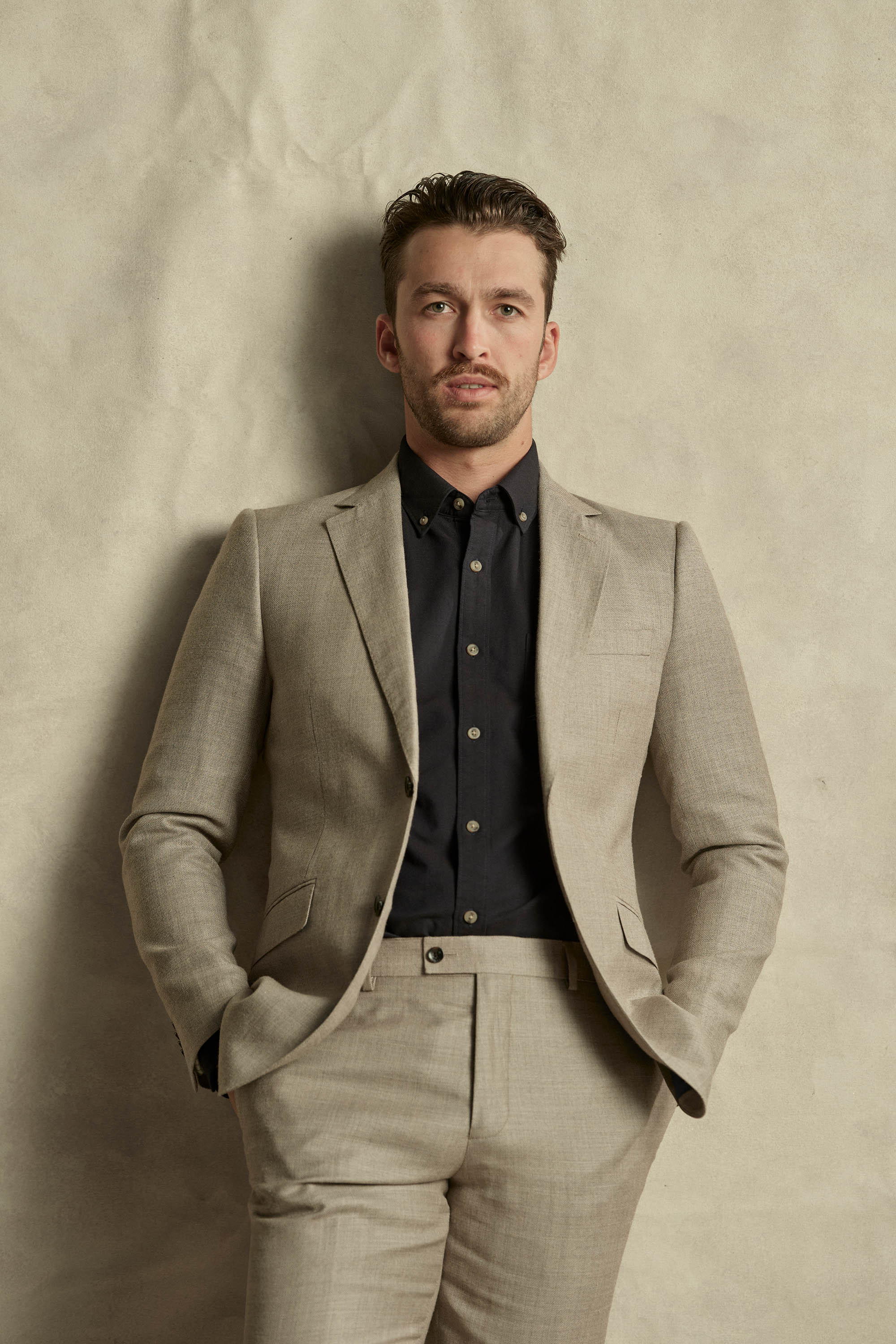 Barkers Grantley Linen Suit Trouser in natural, tapered fit