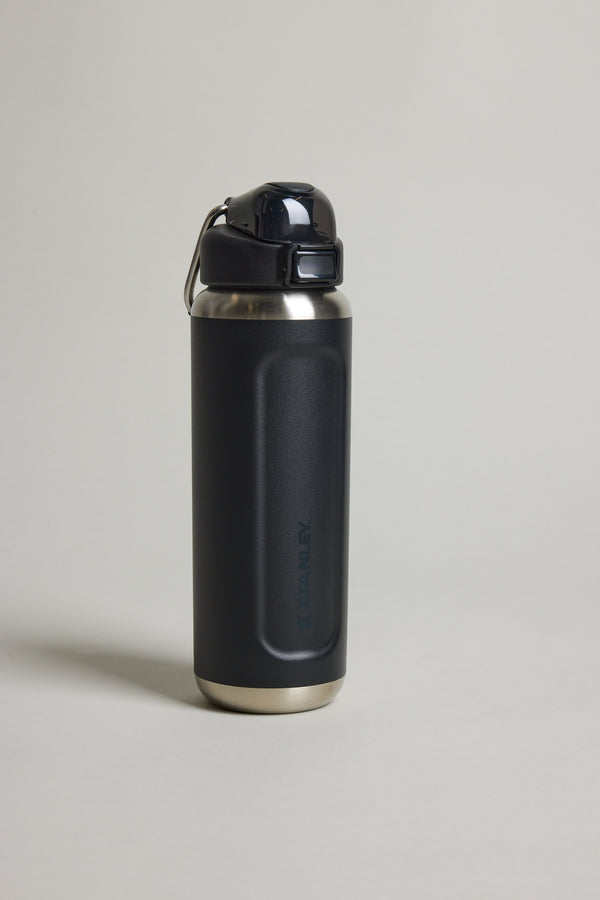 Stanley The Wellspring Bottle 24 OZ in black