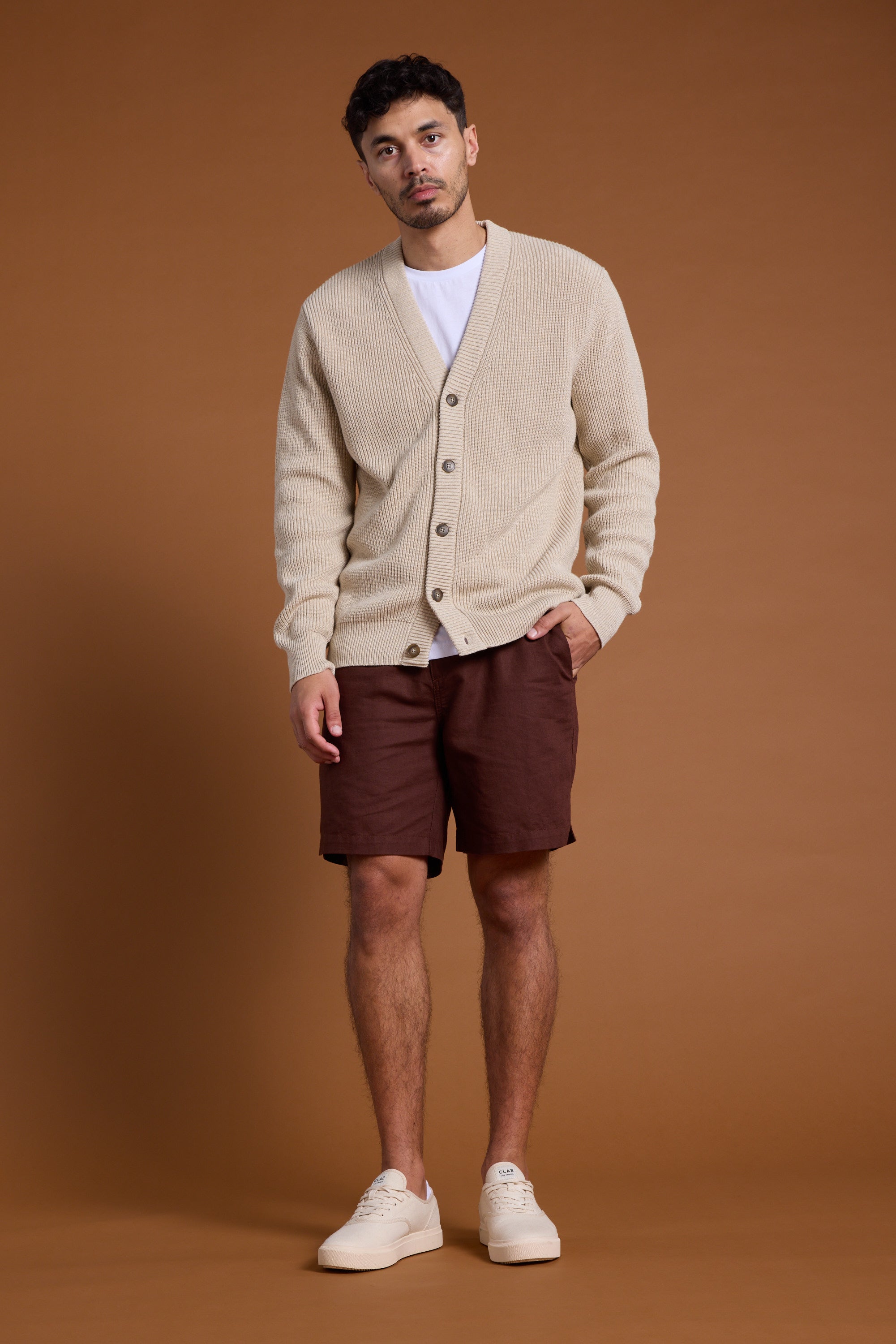 Barkers Jasper Linen Weekend Short in mahogany, relaxed fit