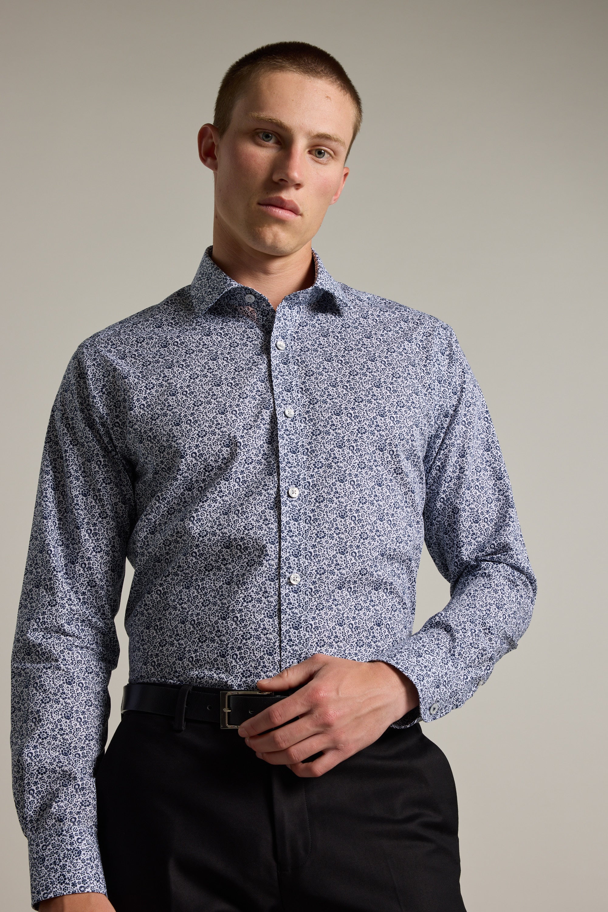Barkers Gordon Print Business Shirt in navy, tailored fit