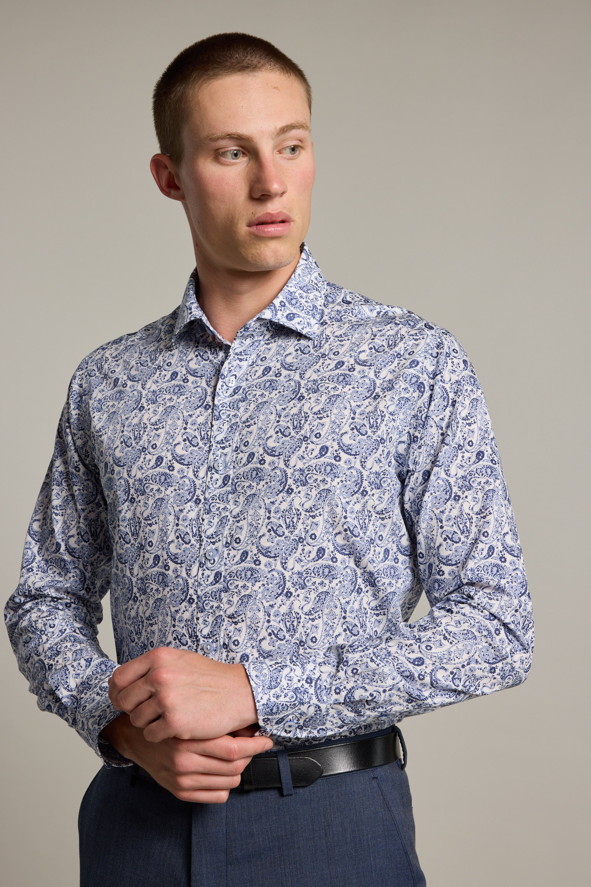 Barkers Buckman Print Business Shirt in white, tailored fit, additional view