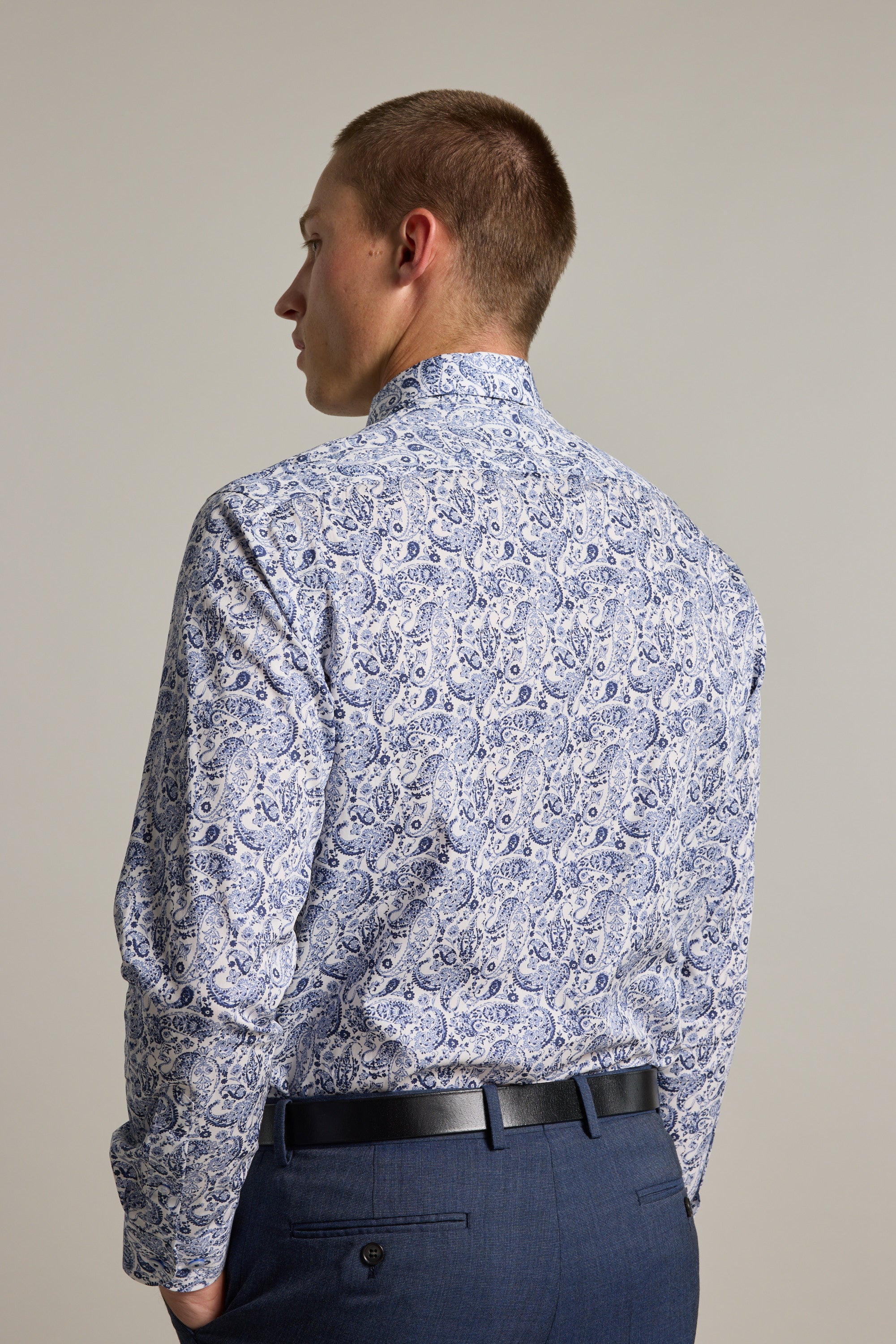 Barkers Buckman Print Business Shirt in white, tailored fit, additional view