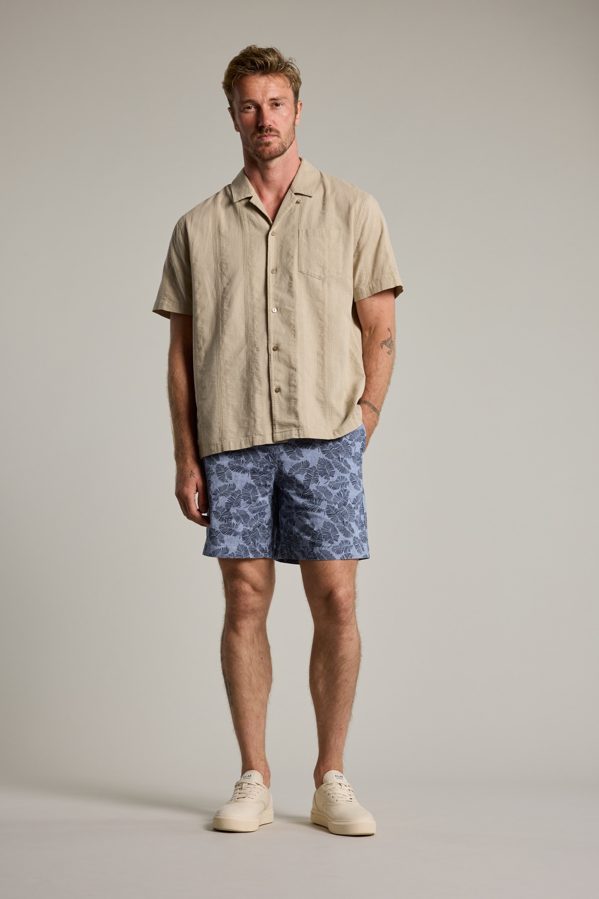 Barkers Jaired Print Short in chambray, alternate view