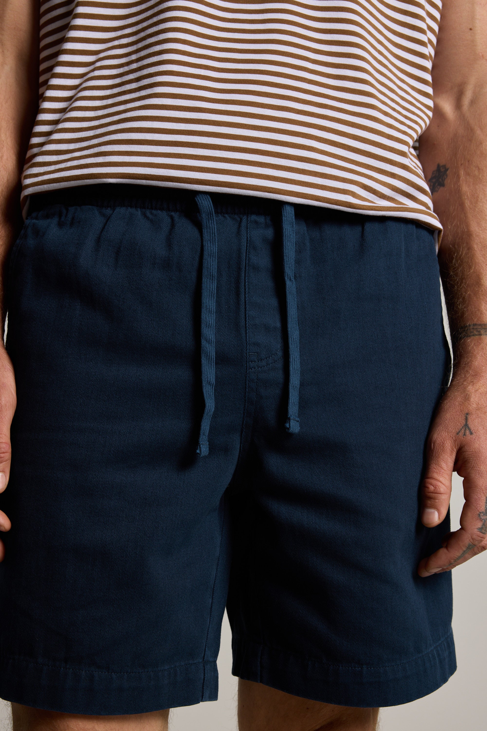 Barkers Harley GD Weekend Short in dark blue, relaxed fit, additional view