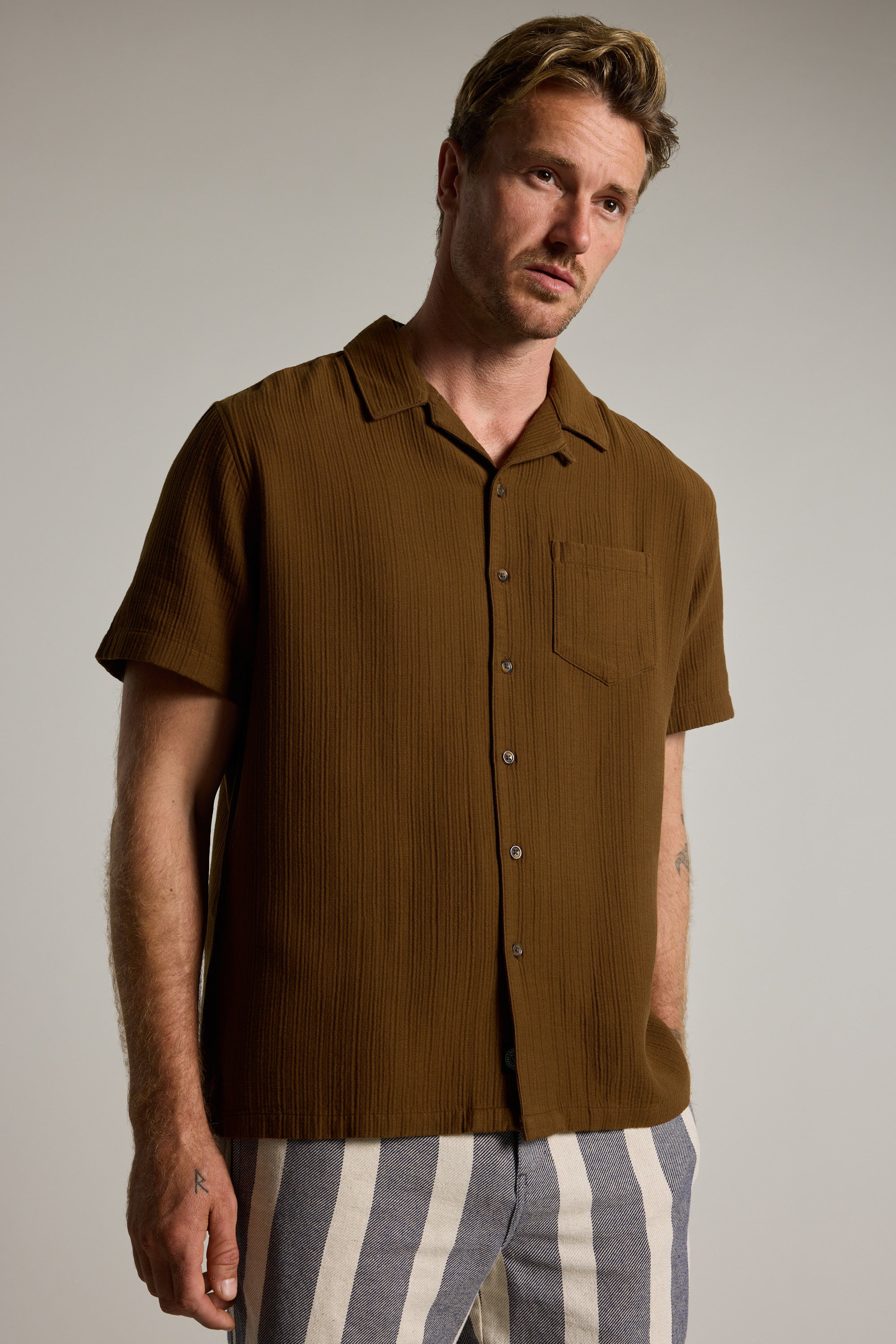 Barkers Penfield Texture Cuban Shirt in dark tobacco, additional view